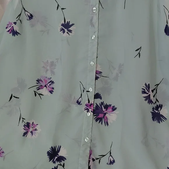 attention Mint Green Sleeveless Floral Button-Front Blouse - Picture 3 of 9